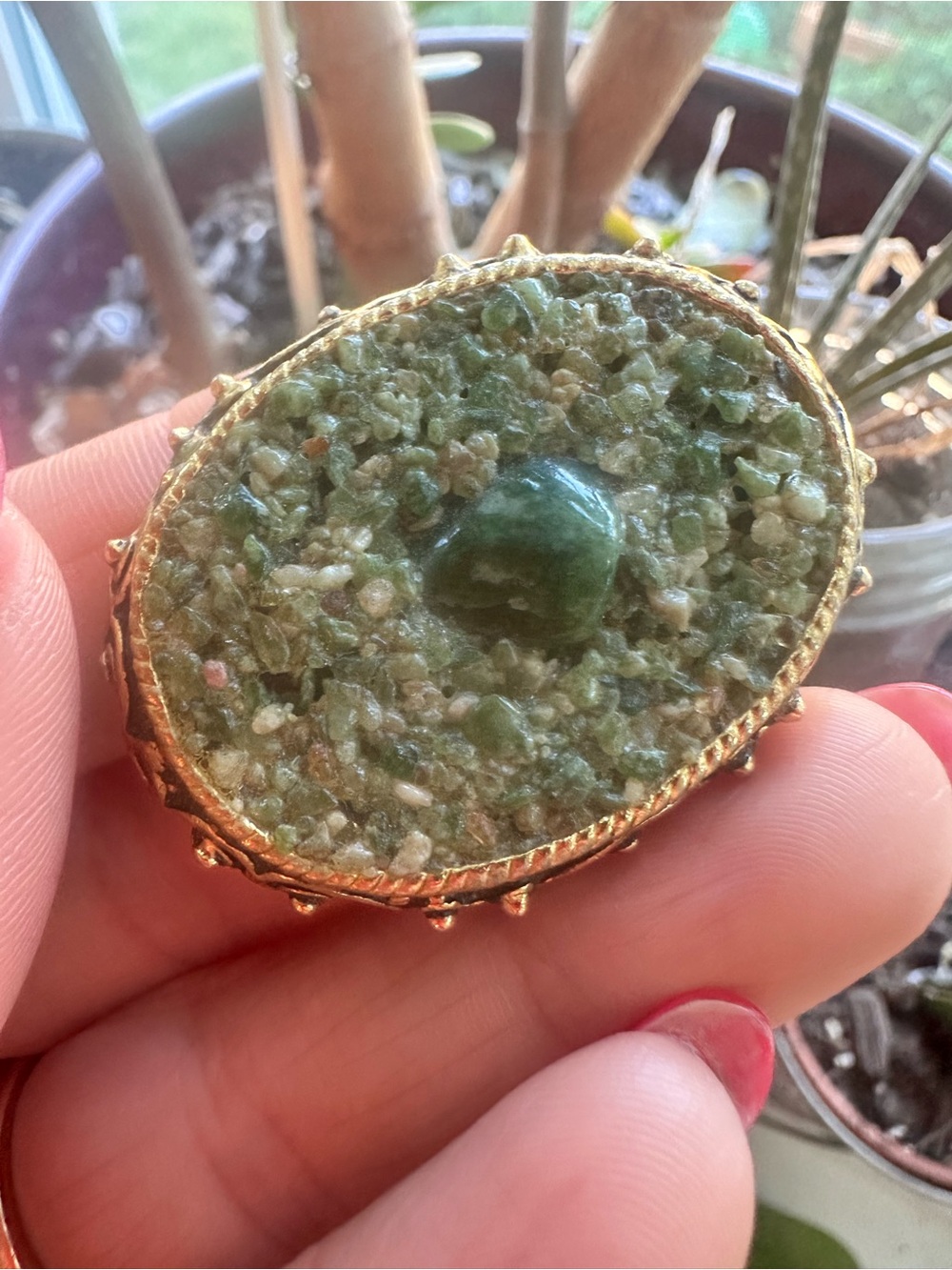 Vintage Genuine Jade Chip Brooch – Gold Tone Filigree, 1970s